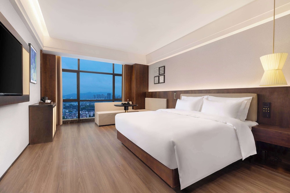 Days Hotel by Wyndham Zhuzhou Shifeng 11/29
