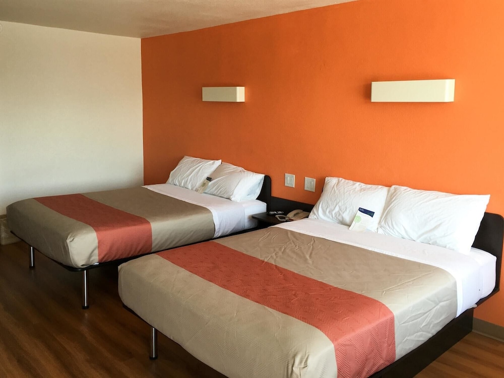 Motel6 Connellys Springs, NC 26/40