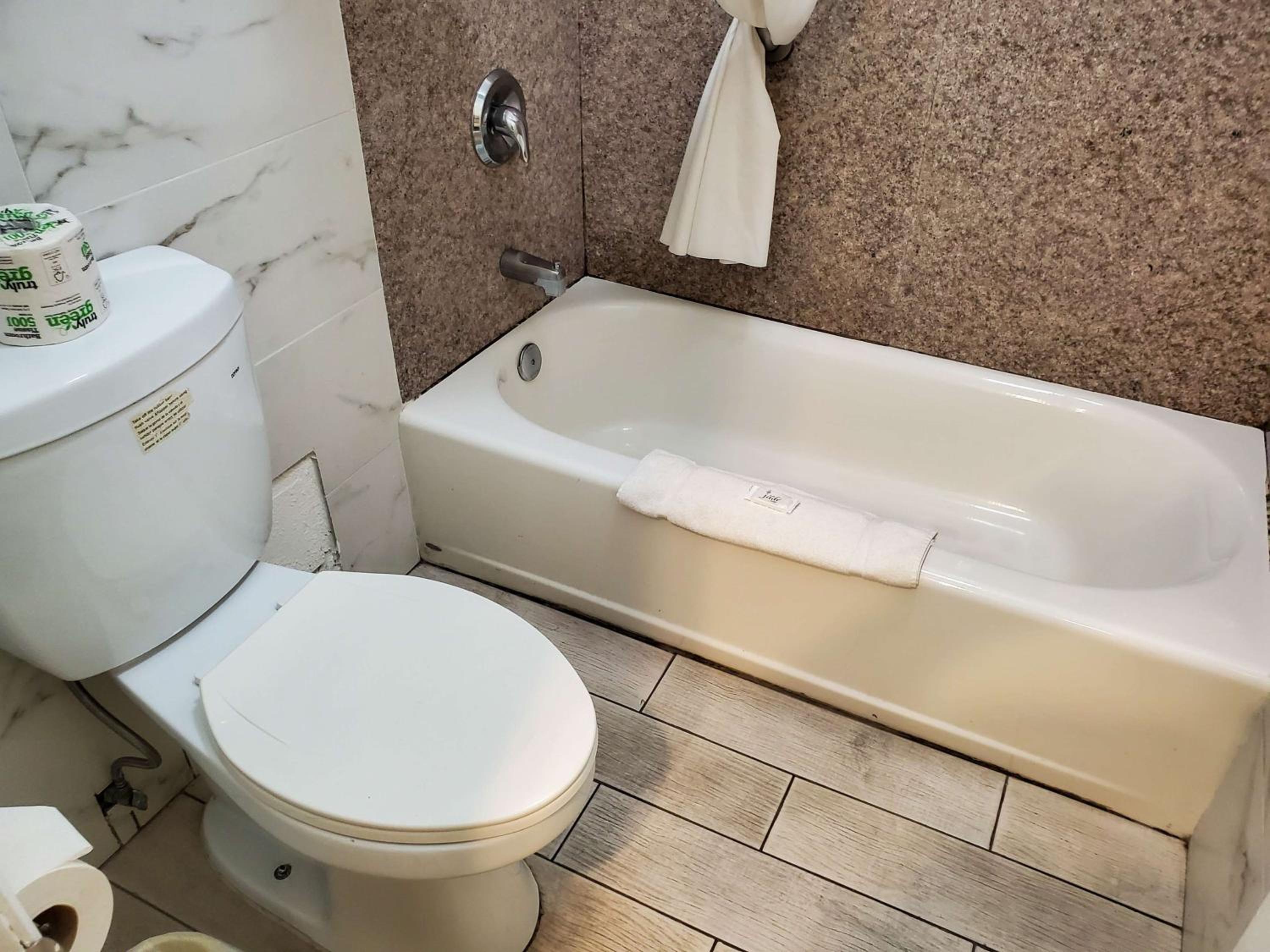 غرفة بسريرين كوين، Studio6 National City, CA - Naval Base San Diego 4/5