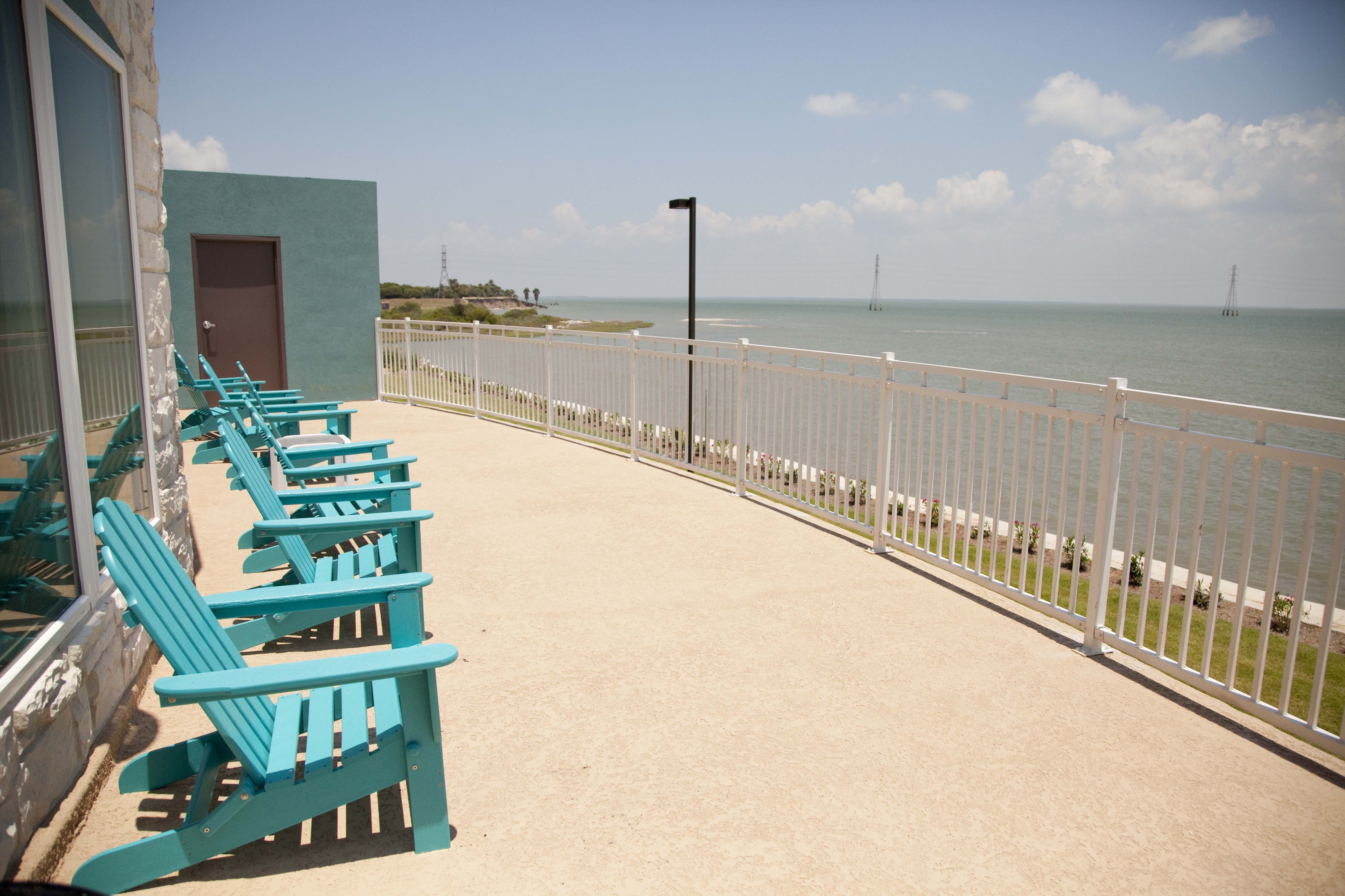 Holiday Inn Express Suites Port Lavaca 52/53