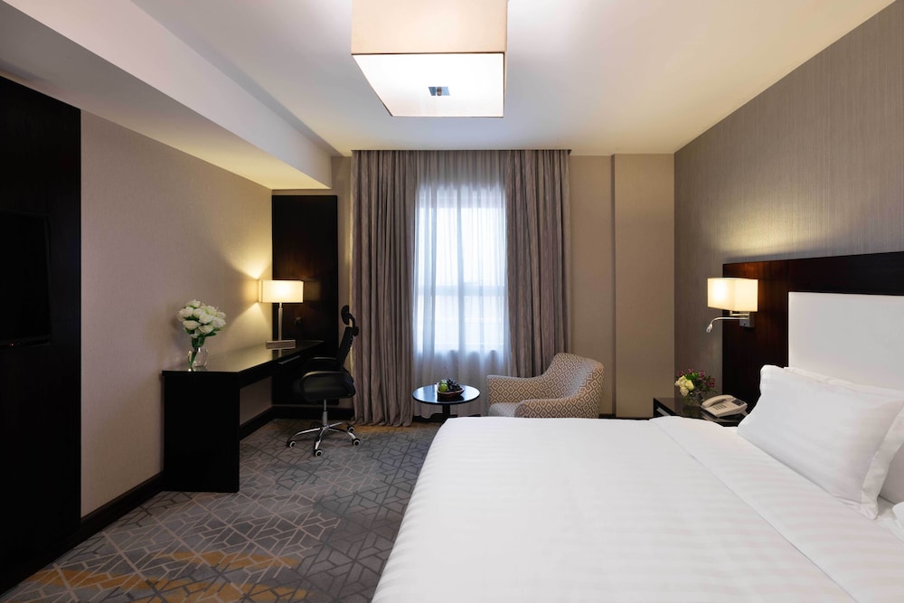 EXECUTIVE ONE BEDROOM SUITE