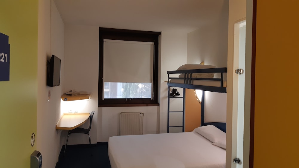 Kyriad Direct Montauban Centre 8/30