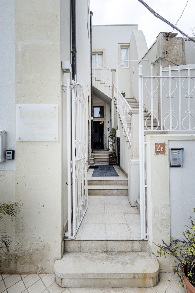 Lakkios Residence B B 3/73