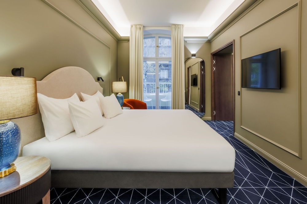 Deluxe, Suite, Double Bed, Balcony
