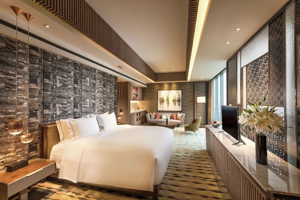 PENTHOUSE, SUITE