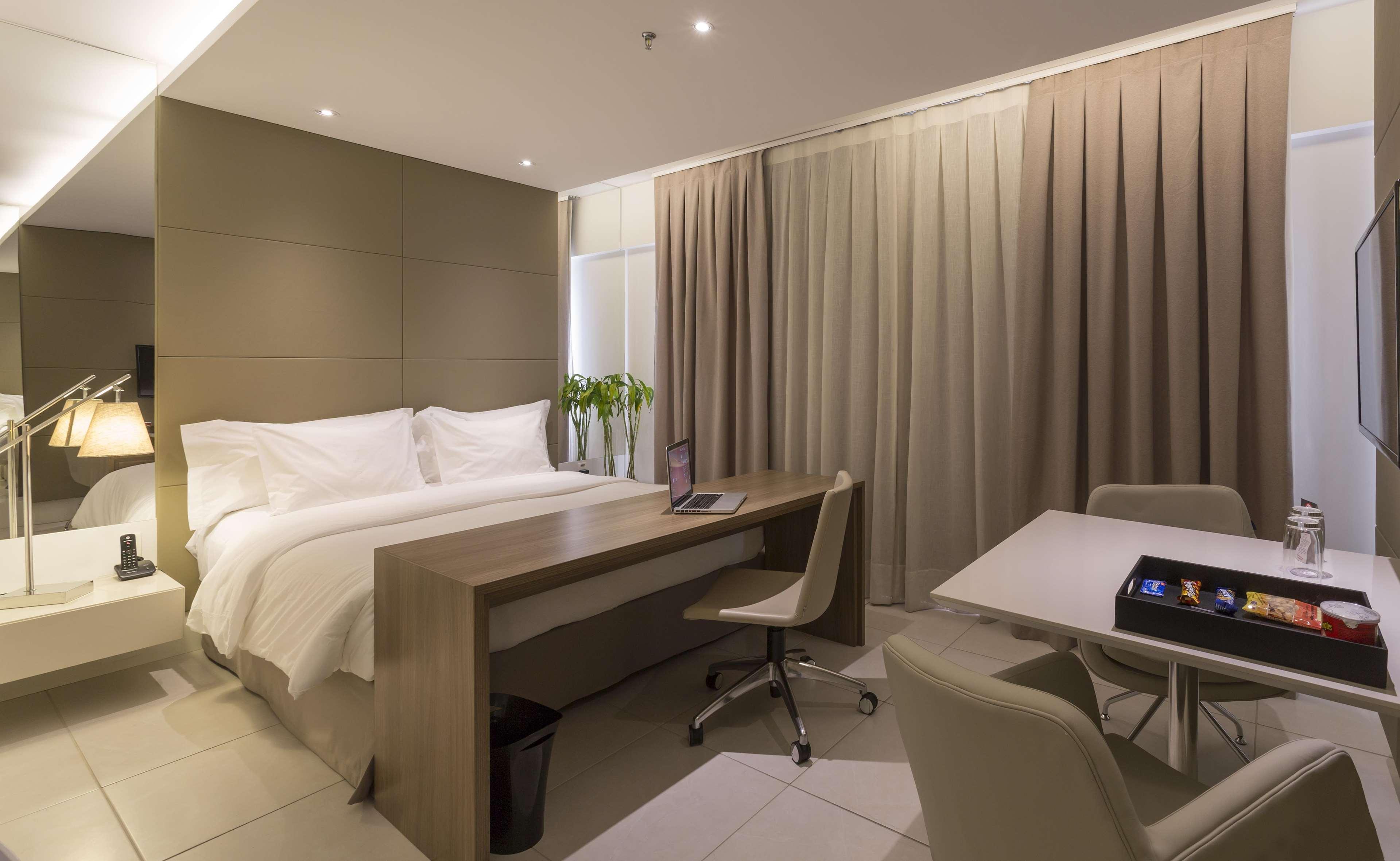Deluxe, Double Bed