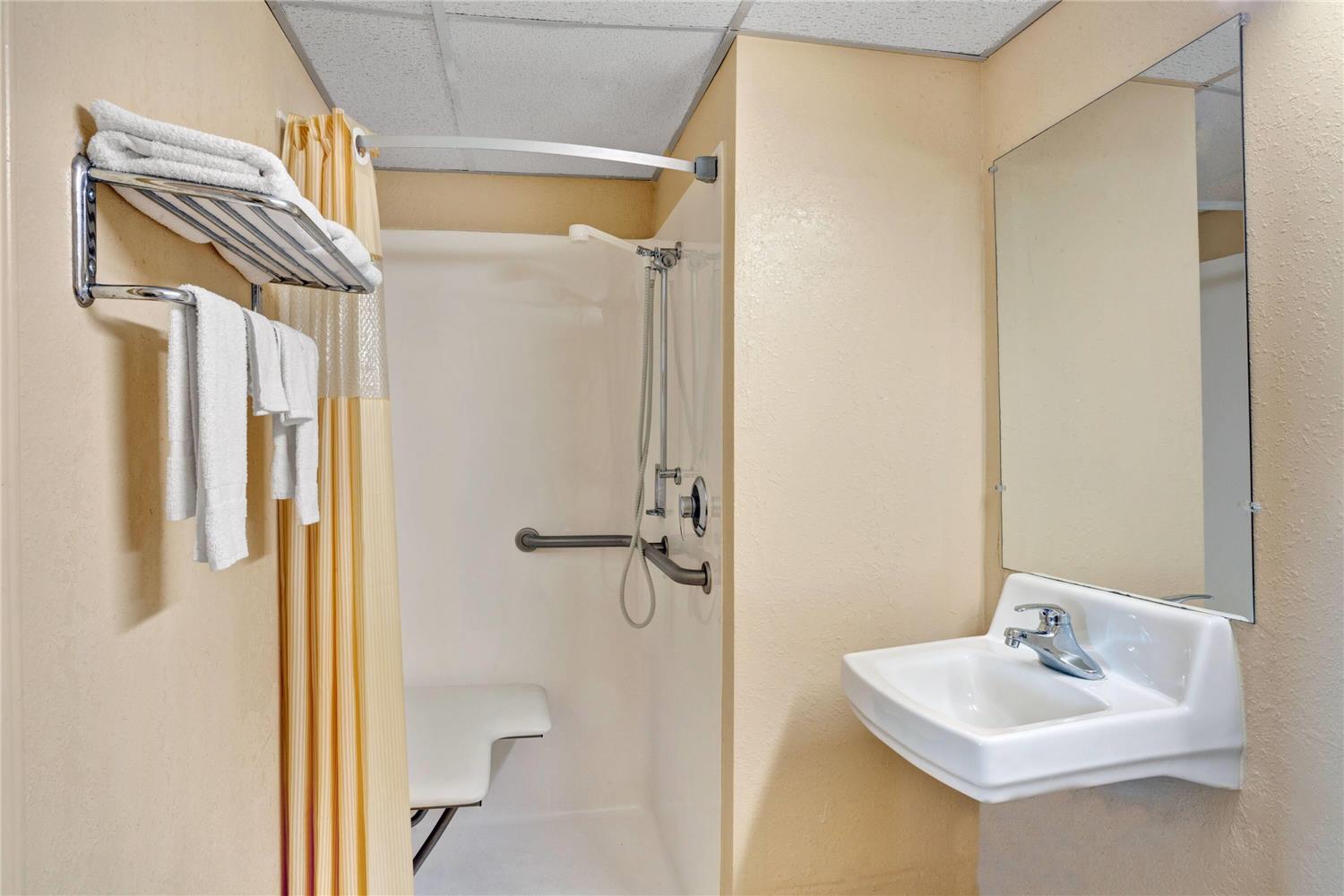 Days Inn By Wyndham Louisville Airport Fair And Expo Center 31/32