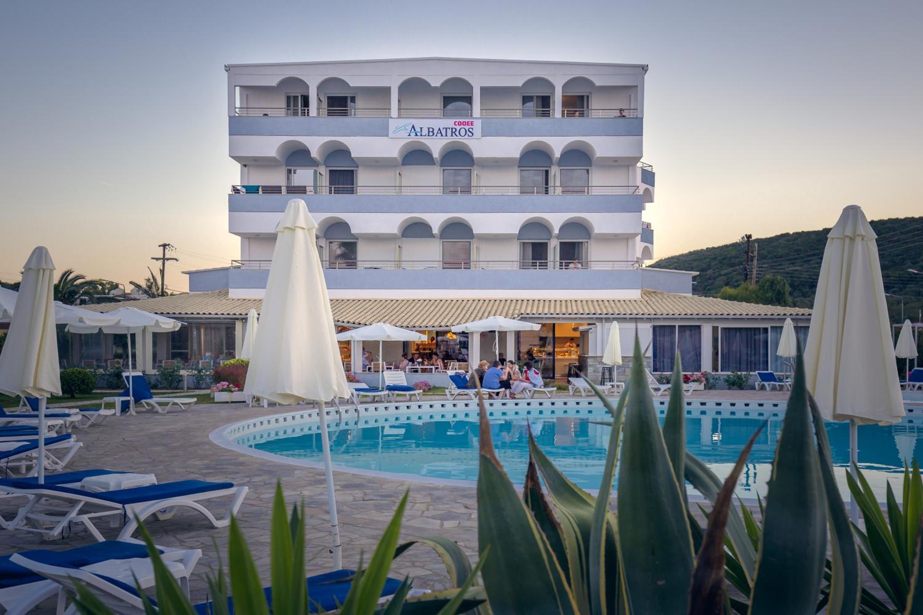 Albatros Hotel 6/54