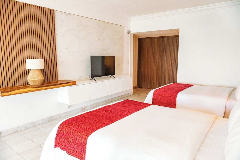 Hotel San Carlos Plaza, Beach & Convention Center 21/58