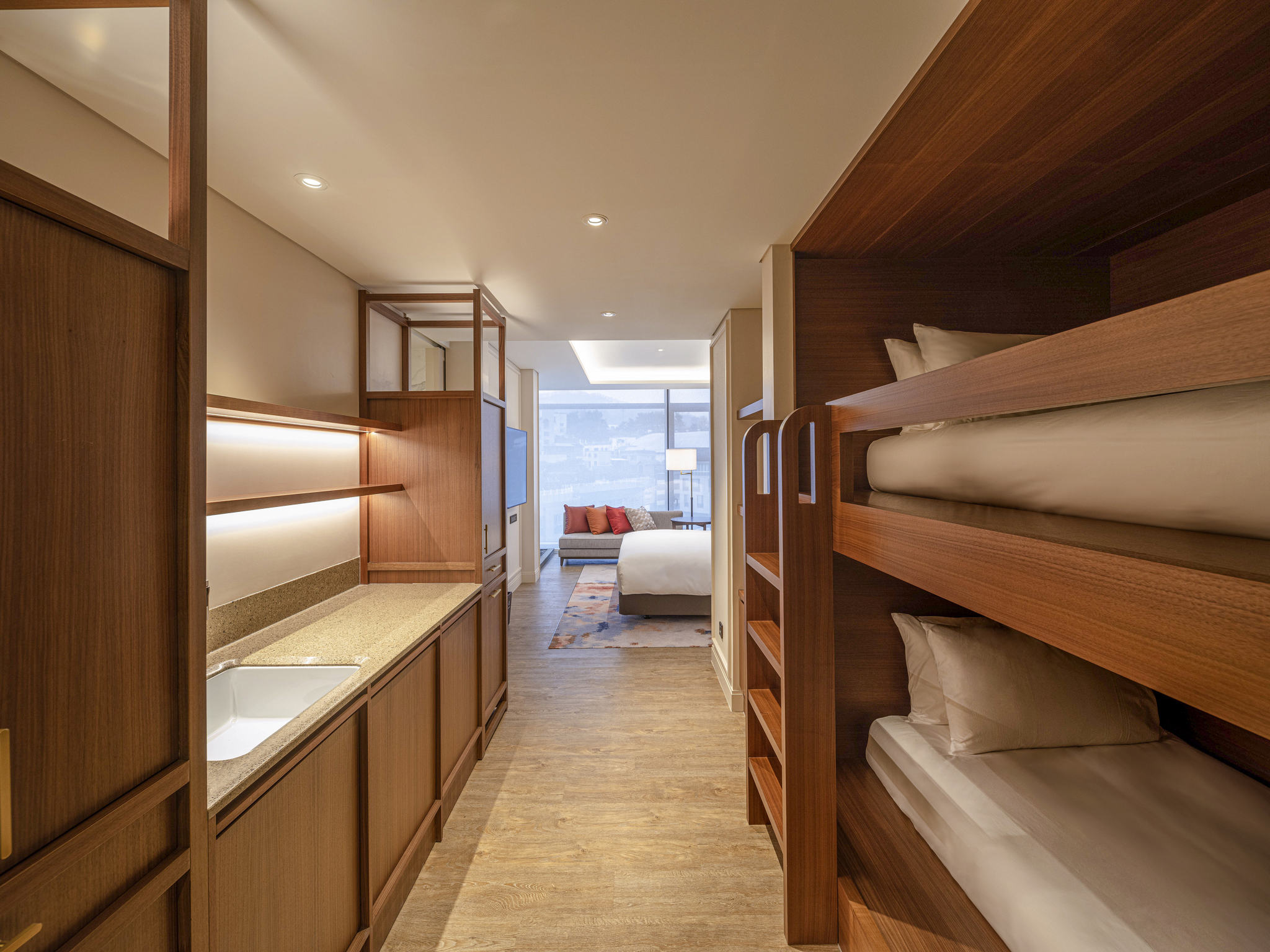 FAMILY, KING BED, BUNK BEDS