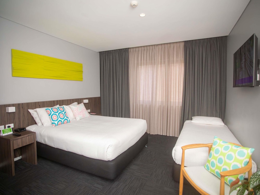Ibis Styles The Entrance 17/50