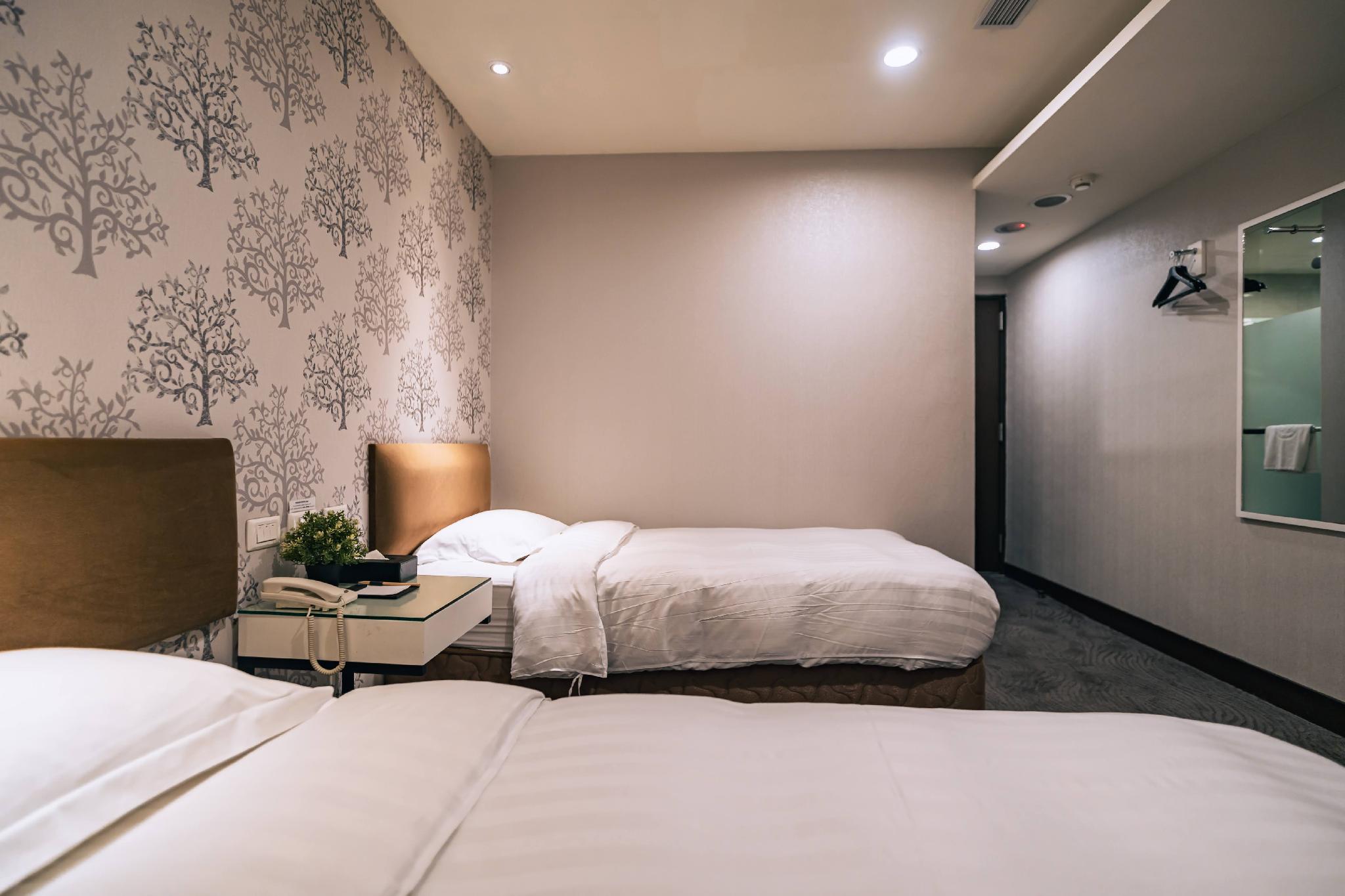 ECONOMY, TWIN BEDS, NO WINDOW