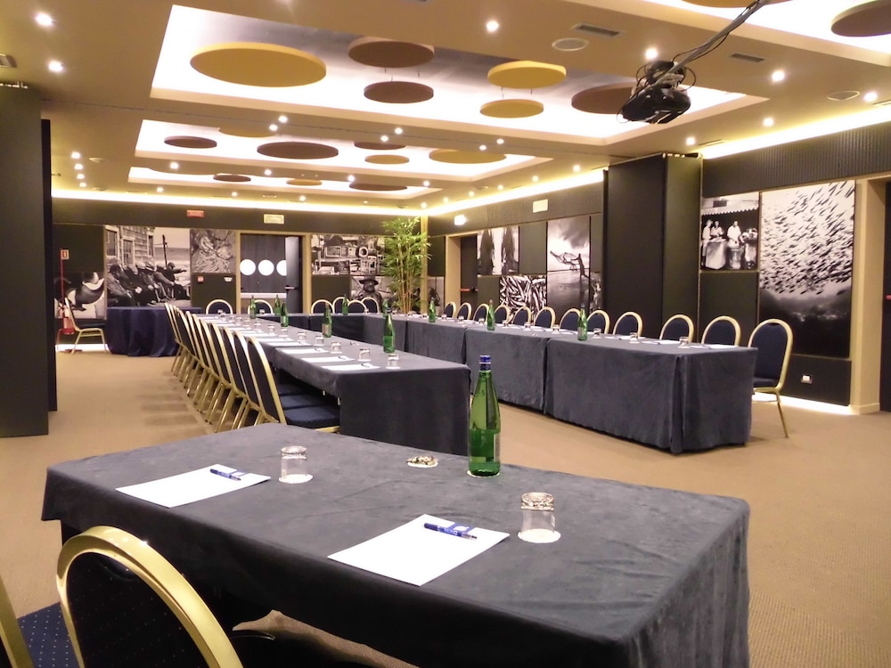 Hotel Tiber Fiumicino 52/68