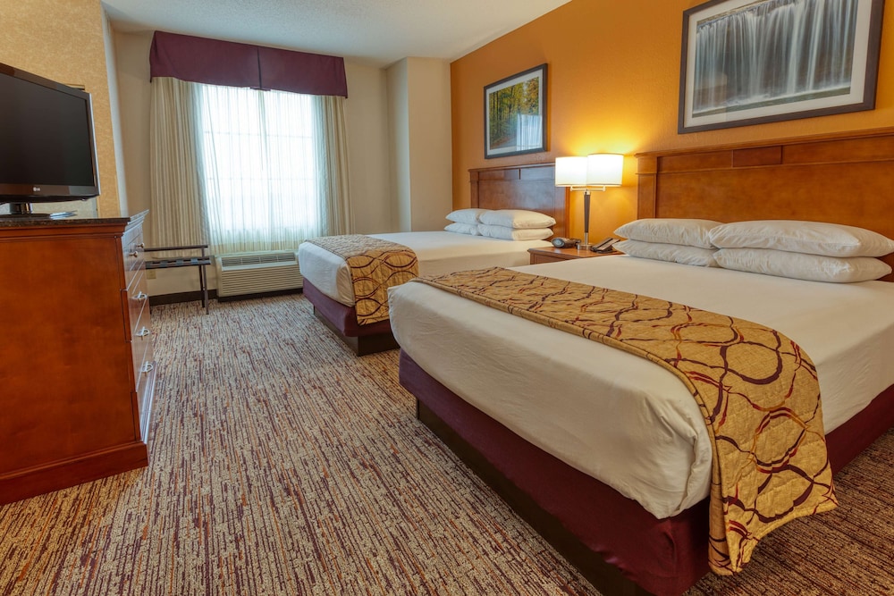 Drury Inn and Suites Northeast Indianpolis 11/48