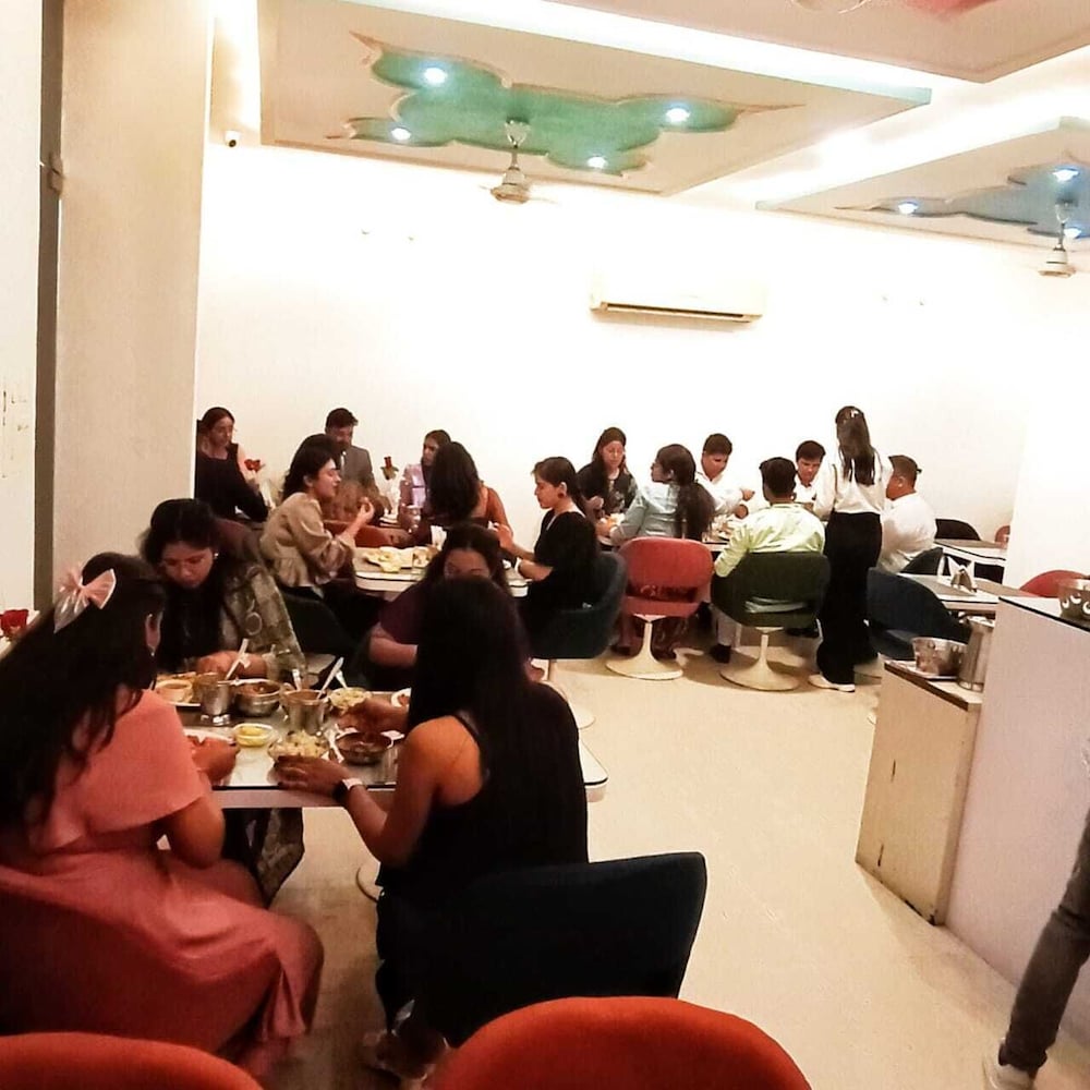 Omni Plaza 35/50