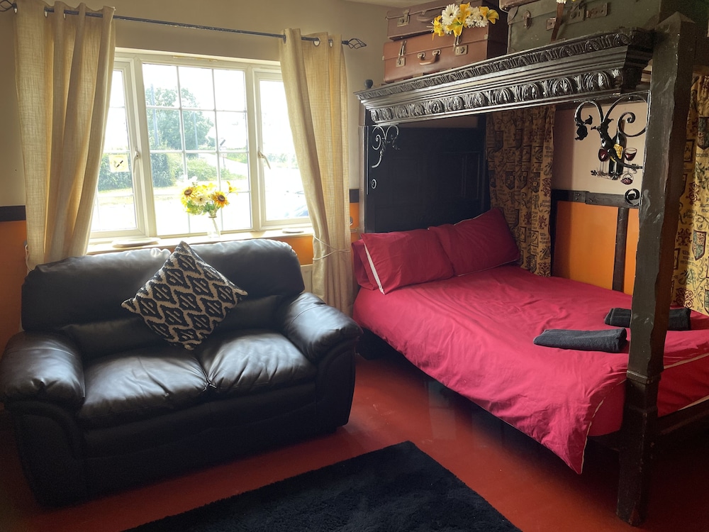 OYO Yarm Cottages 37/64