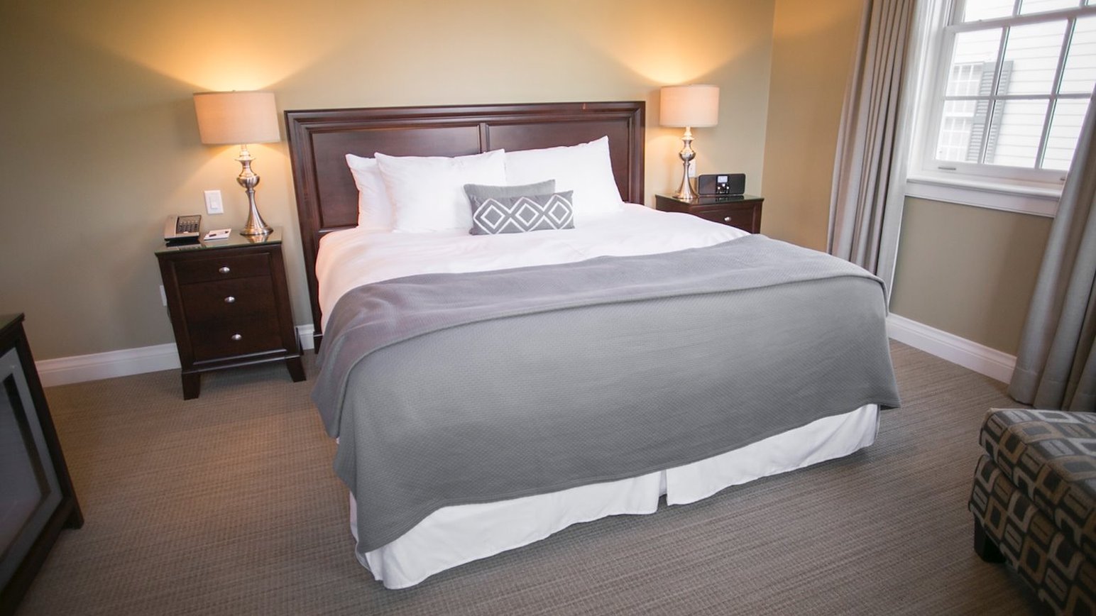 124 on Queen Hotel & Spa 11/40