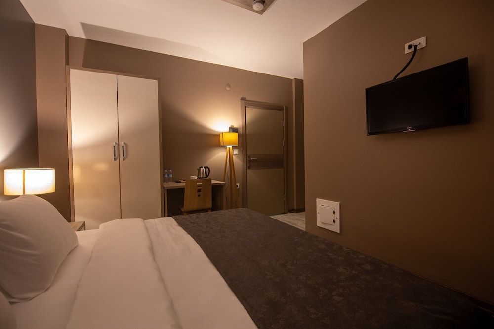 Staron Otel 25/34