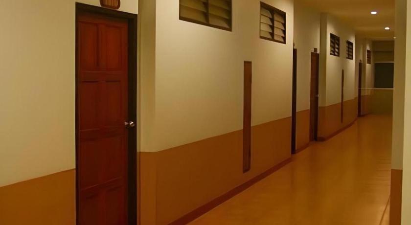 Chanthanee Hotel 23/34