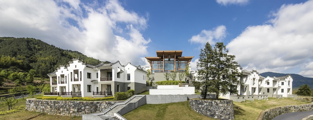 Banyan Tree Huangshan 45/50