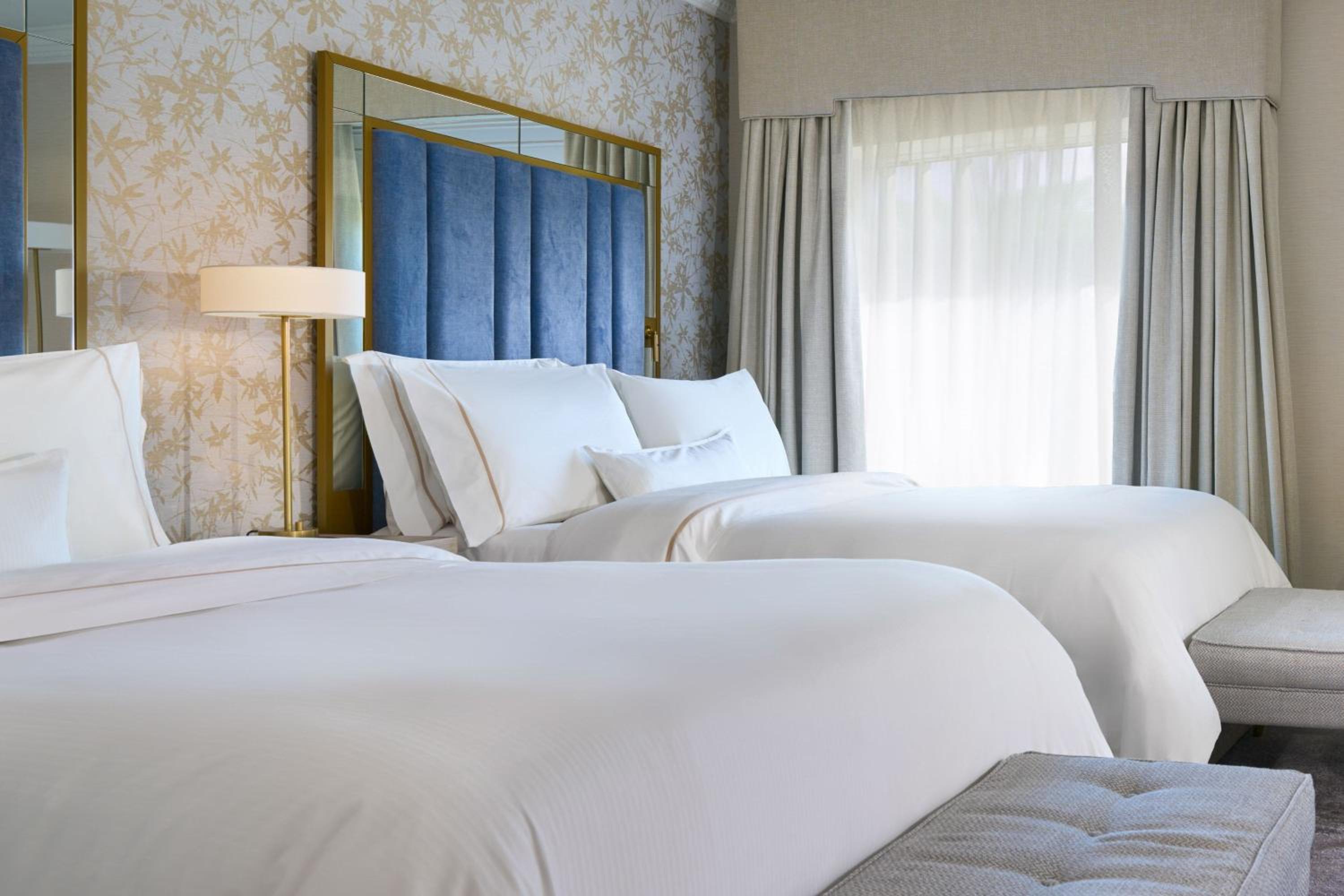 Deluxe, 2 Double Beds, Atrium View