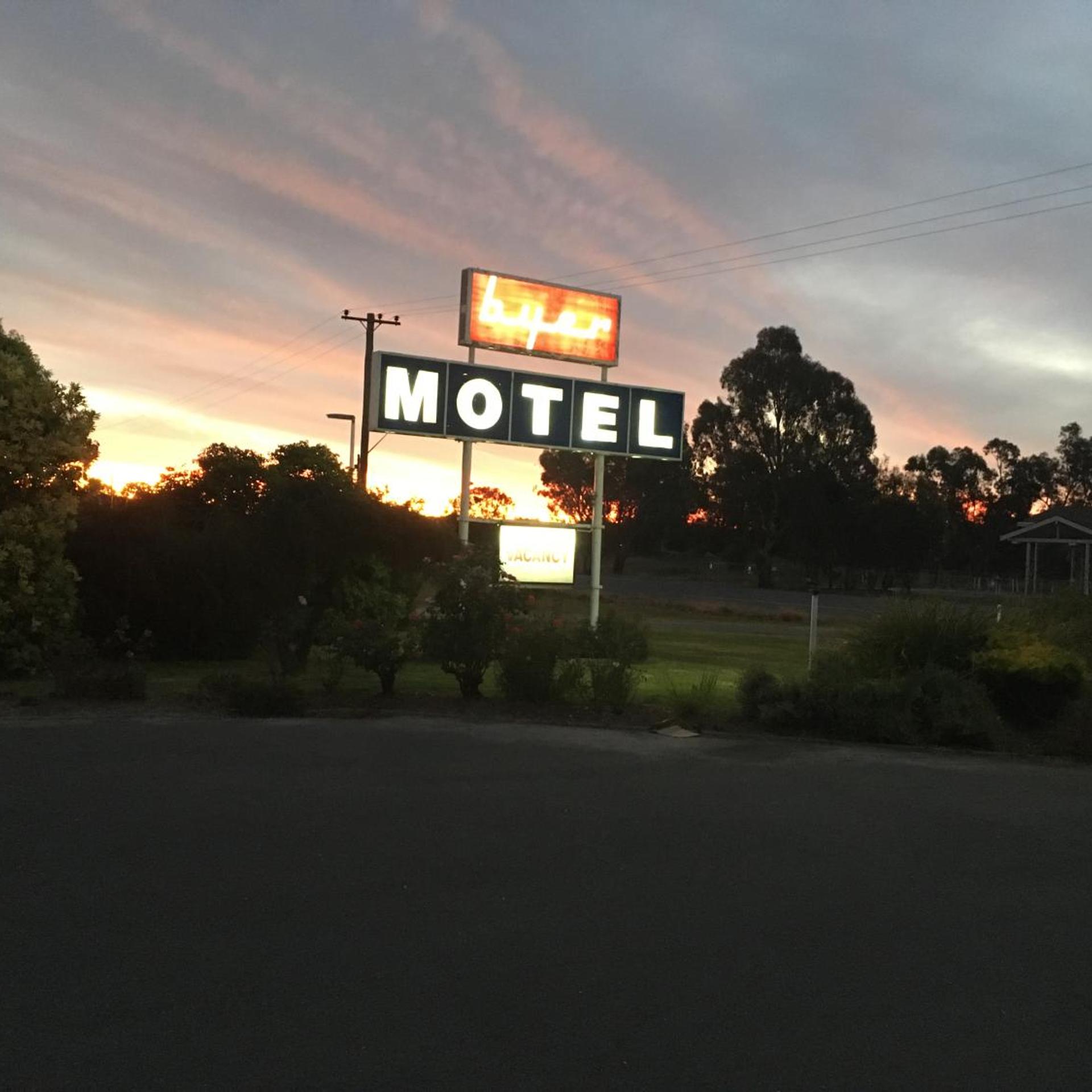 BYER FOUNTAIN MOTOR INN 2/50