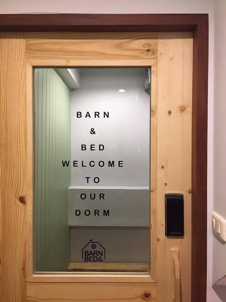Barn And Bed Hostel photo4
