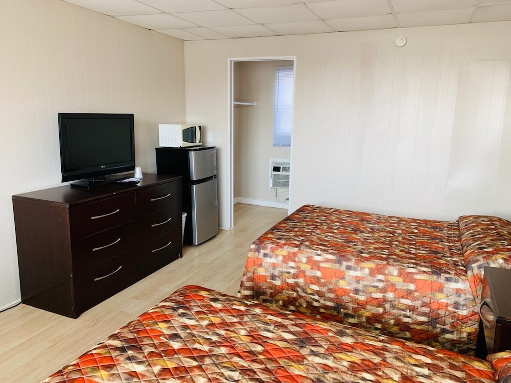 Cabana Motel 17/34