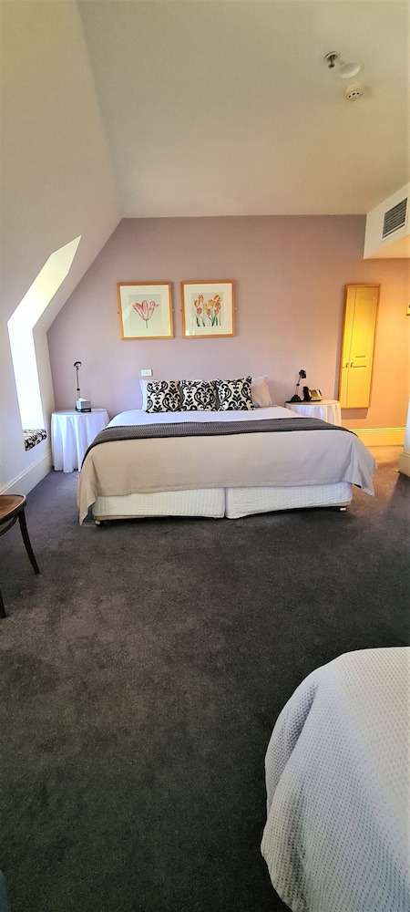 Lord Nelson Brewery Hotel 12/44