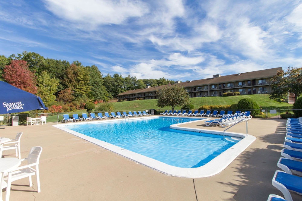 Fox Ridge Resort 48/50