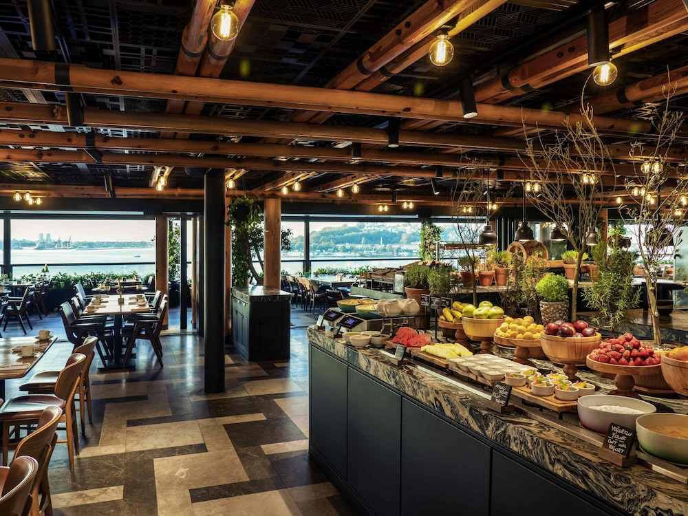 Novotel Istanbul Bosphorus Hotel 2/71