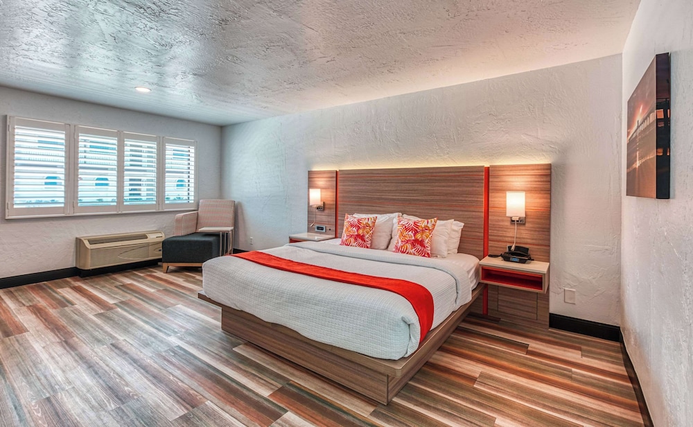 Casa Via Mar Inn, an Ascend Collection Hotel 35/85