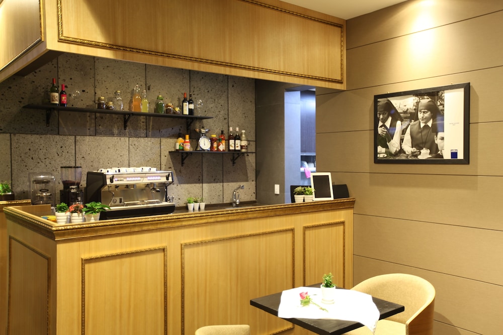 Vine Hotel 38/50