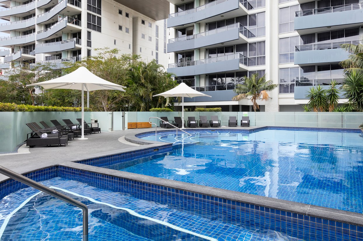 Meriton Suites Broadbeach 3/37