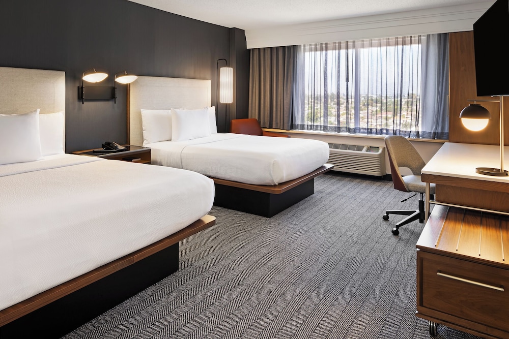 غرفة بسريرين كوين، Courtyard Los Angeles Baldwin Park 3/4