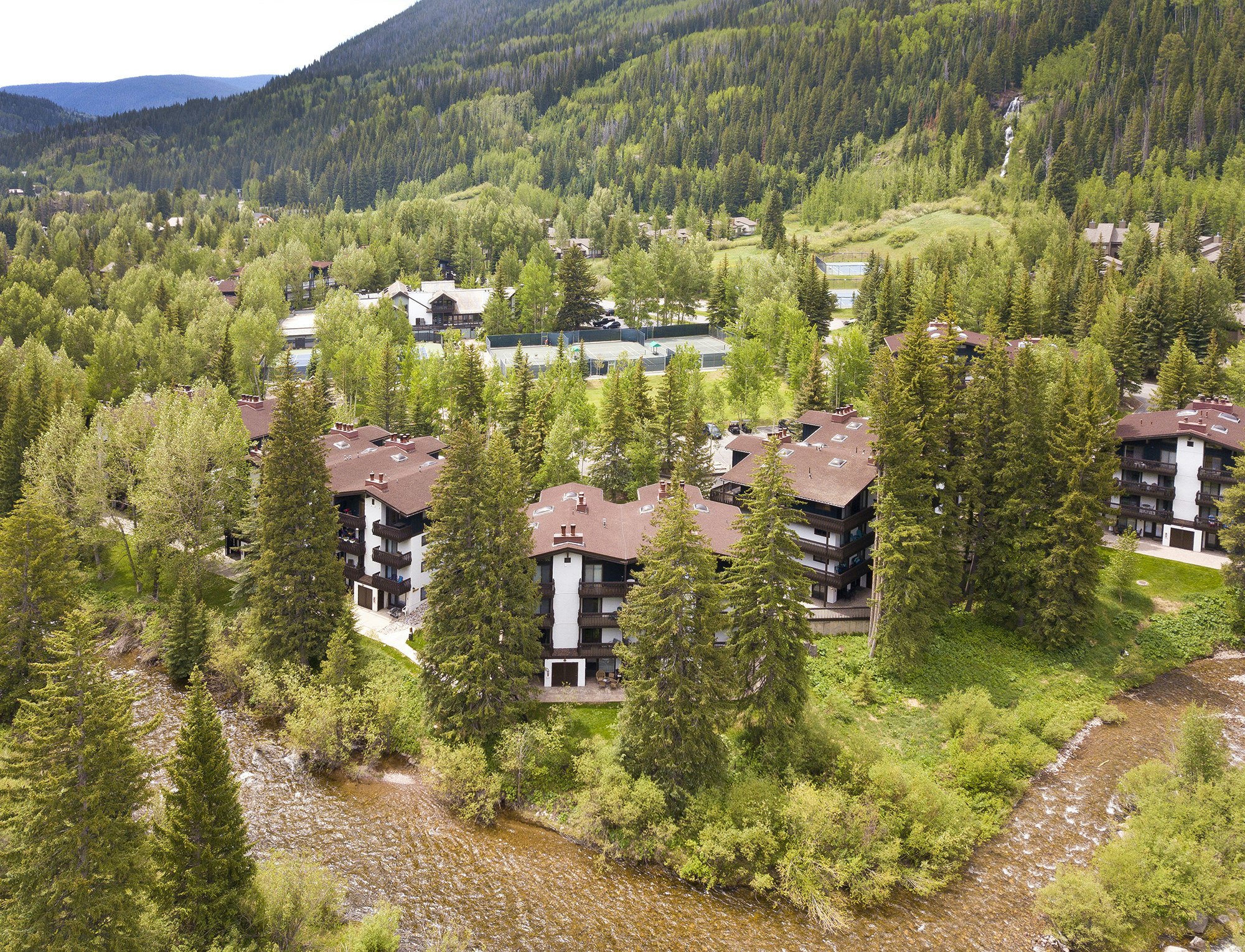 Vail Racquet Club Townehomes And Condominiums 30/38