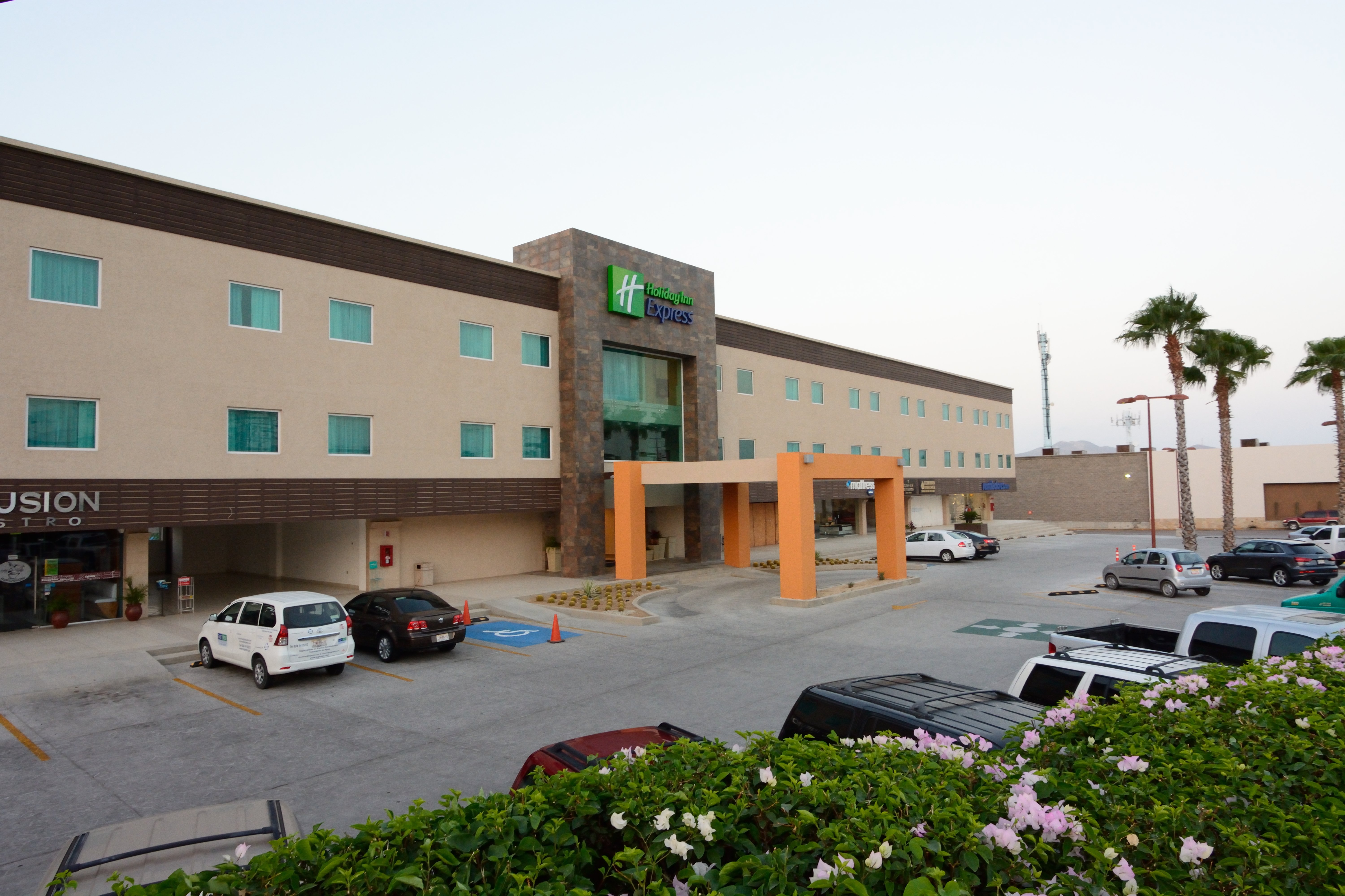 Holiday Inn Express Cabo San Lucas 61/71