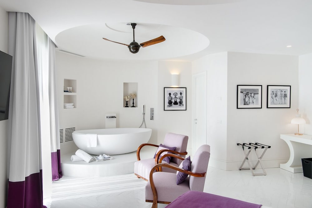 Miramalfi Hotel 10/85