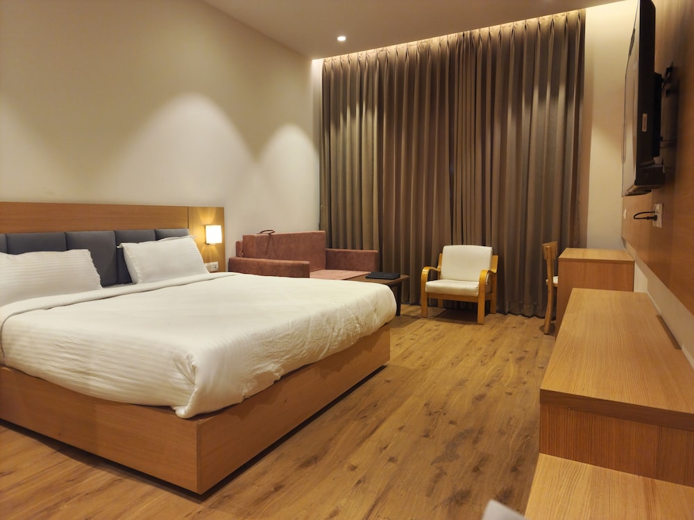 HOTEL GORBANDH 24/48