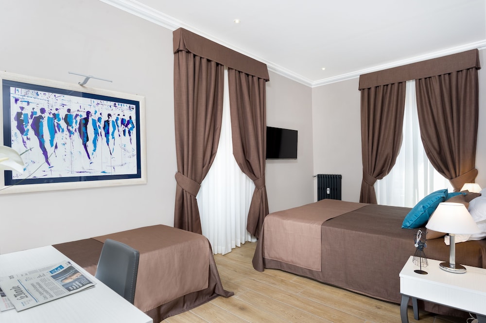 VICO ROOMS AND TERRACE 24/73