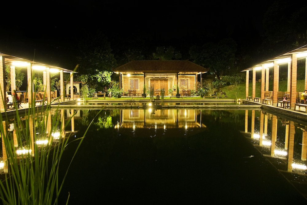 The Cipaku Garden 2/70