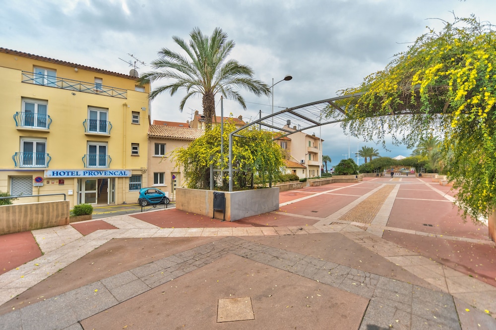 Hotel Provencal 48/51