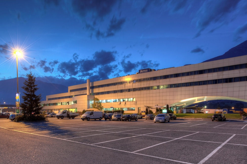 Hotel Express Aosta East 37/49