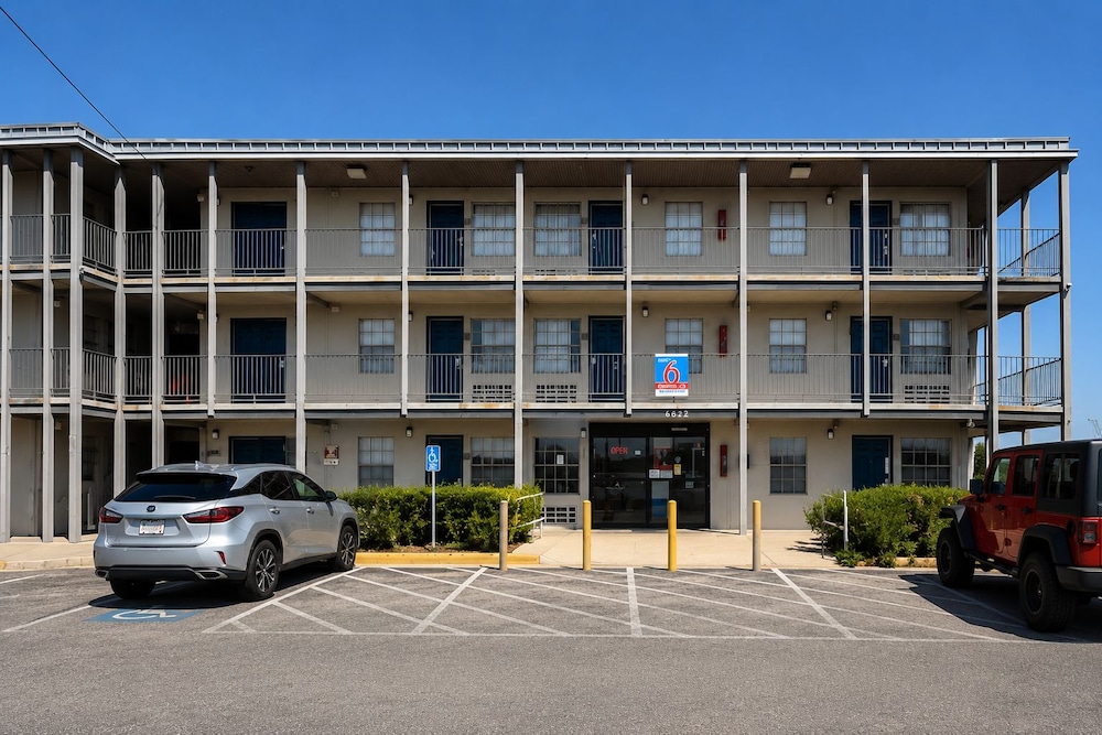 Studio6 San Antonio, TX - Lackland AFB 44/59