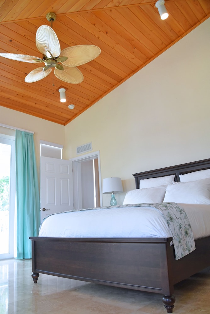 Dolphin Point Villas 13/50
