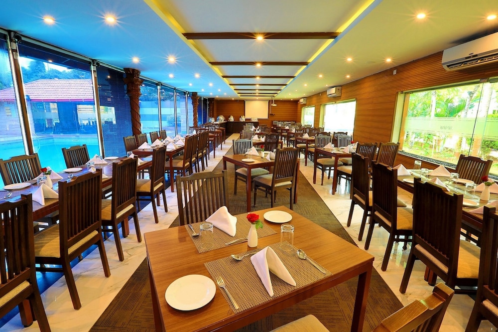 JalMahal Resort &amp; Spa 57/72