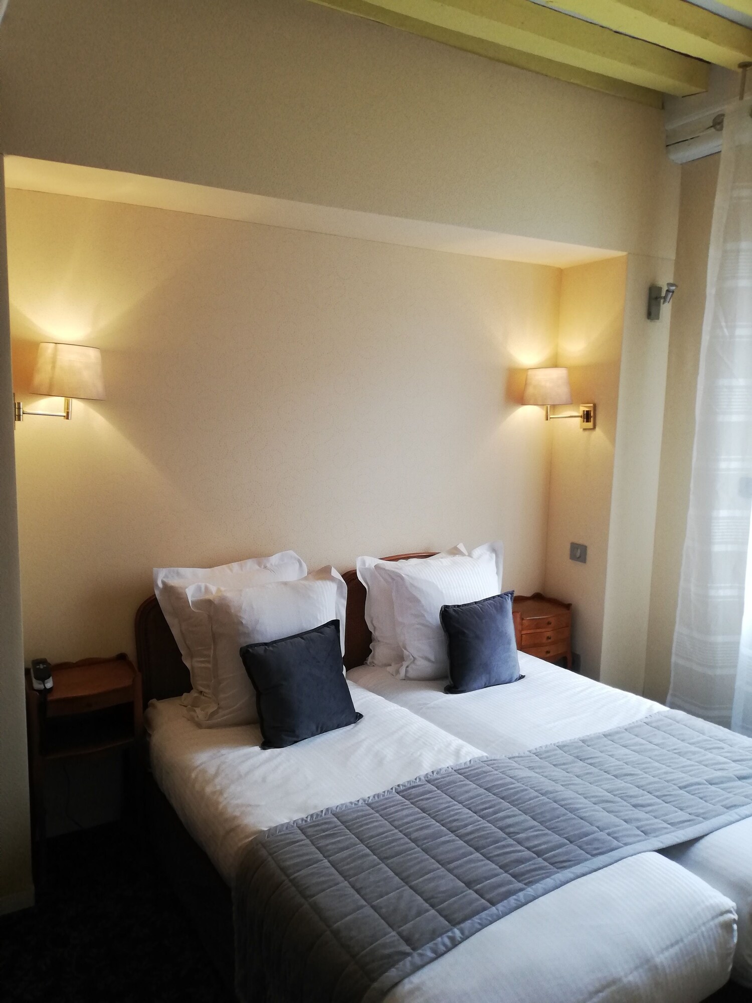 STANDARD, DOUBLE BED
