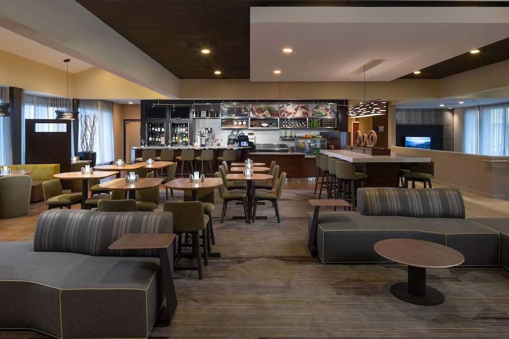 Courtyard by Marriott St Louis Creve Coeur 23/26
