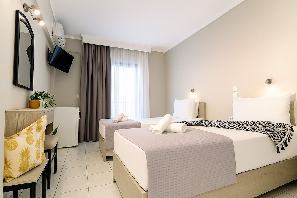 Iris Hotel 75/107