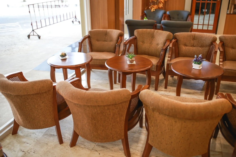 Korat Hotel 75/87